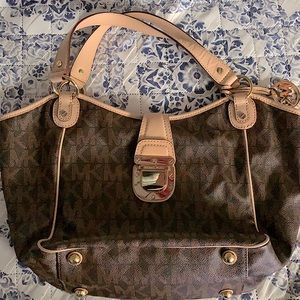 Michael KORS handbag/Purse